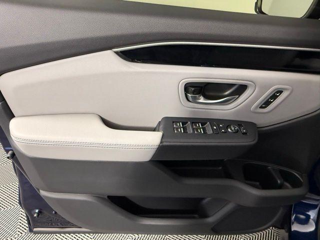 new 2025 Honda Pilot car, priced at $47,095