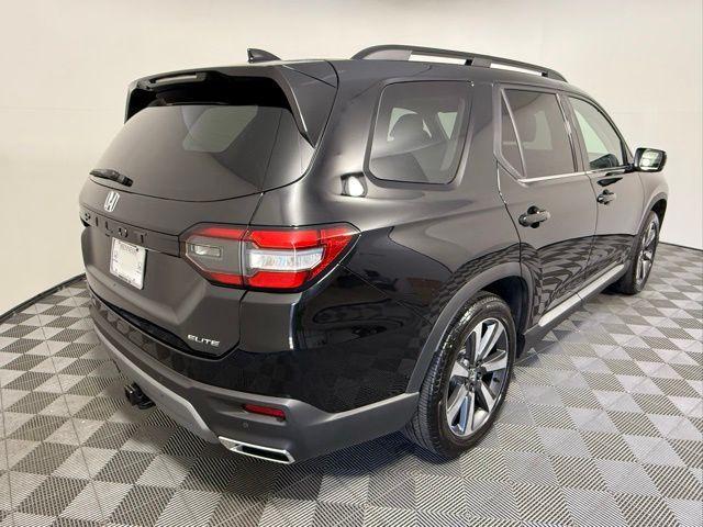 used 2025 Honda Pilot car, priced at $48,564
