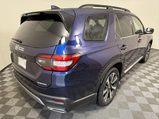 new 2025 Honda Pilot car, priced at $48,950