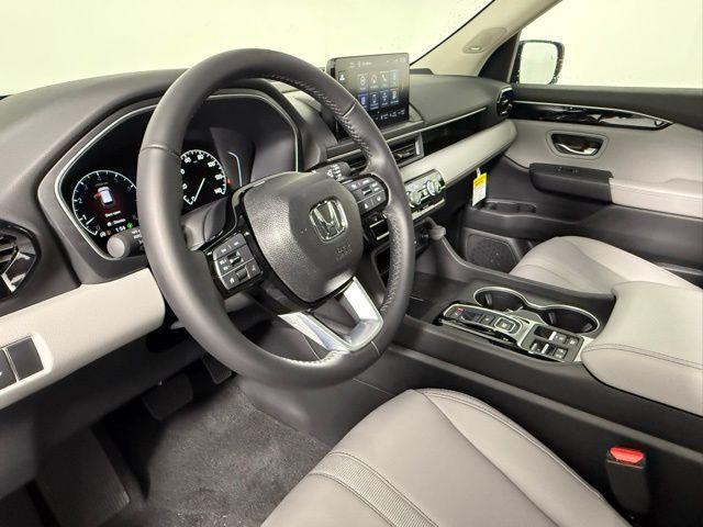 new 2025 Honda Pilot car, priced at $48,950