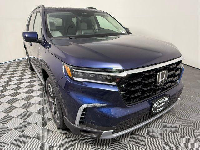 new 2025 Honda Pilot car, priced at $48,950
