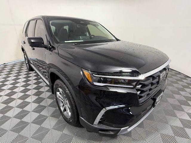 new 2025 Honda Pilot car, priced at $44,950