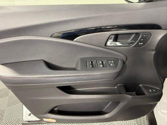 used 2022 Honda Pilot car, priced at $38,987