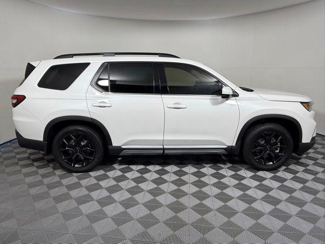 new 2025 Honda Pilot car, priced at $51,850