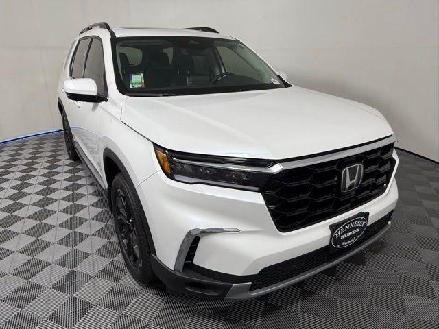 new 2025 Honda Pilot car, priced at $51,850