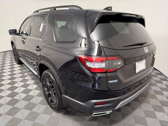 new 2025 Honda Pilot car, priced at $50,895