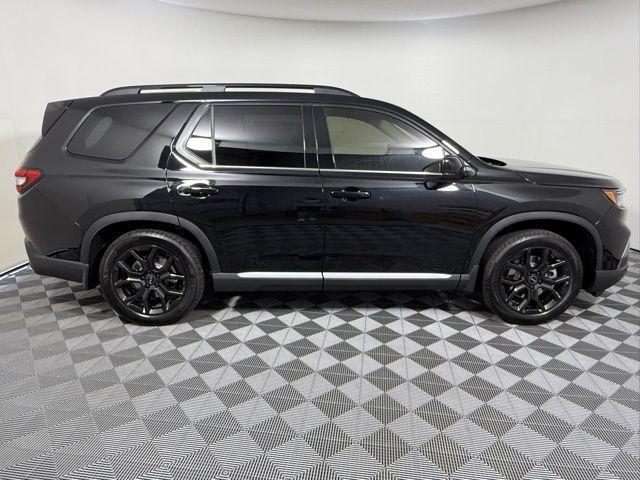 new 2025 Honda Pilot car, priced at $50,895