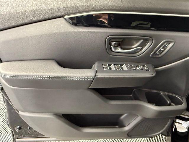 new 2025 Honda Pilot car, priced at $50,895