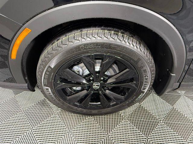 new 2026 Honda CR-V Hybrid car, priced at $43,700