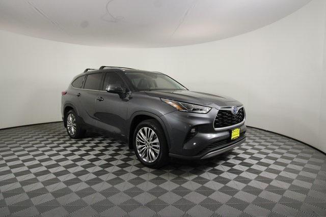 used 2022 Toyota Highlander Hybrid car, priced at $45,993