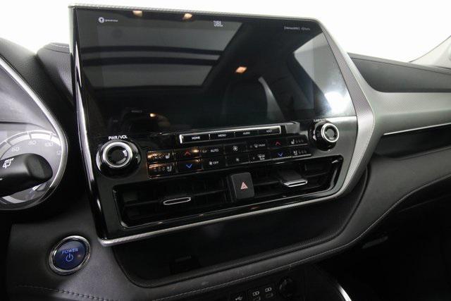 used 2022 Toyota Highlander Hybrid car, priced at $45,993
