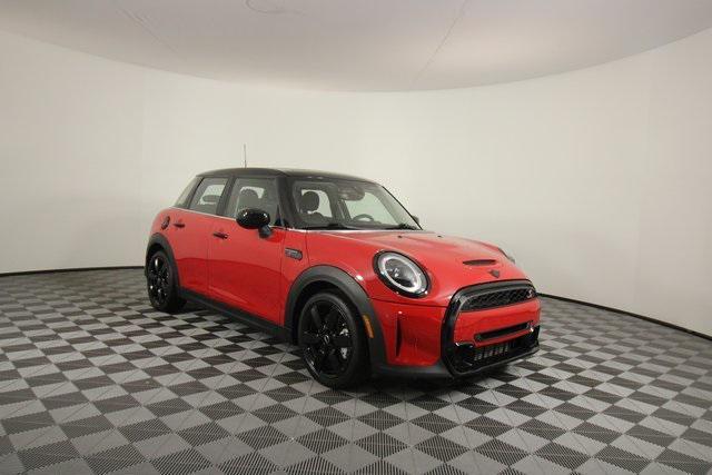 used 2022 MINI Hardtop car, priced at $24,422