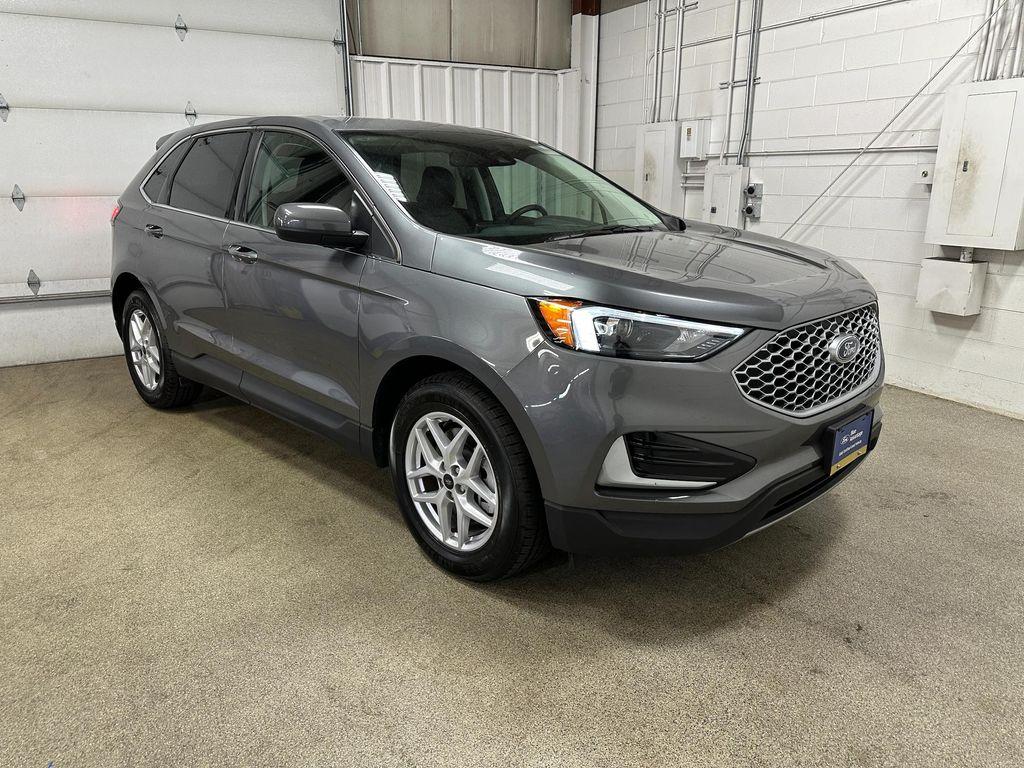 used 2024 Ford Edge car, priced at $24,670