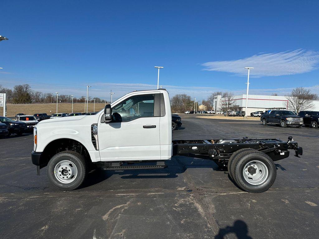 new 2024 Ford F-350 car, priced at $48,980