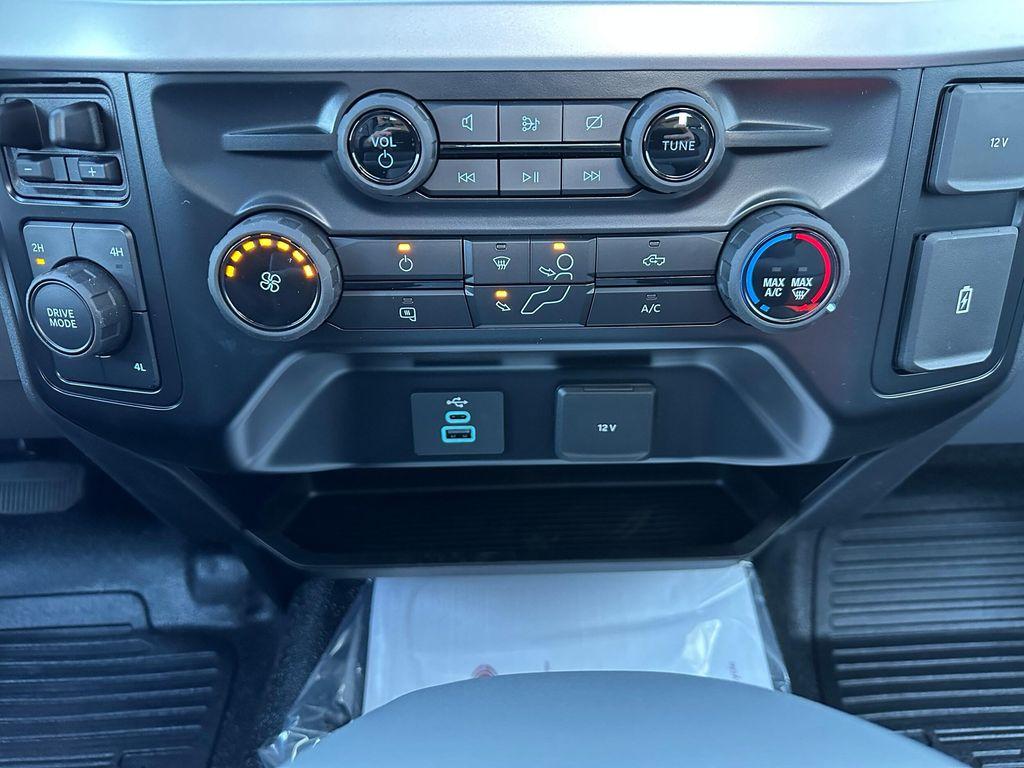 new 2024 Ford F-350 car, priced at $48,980