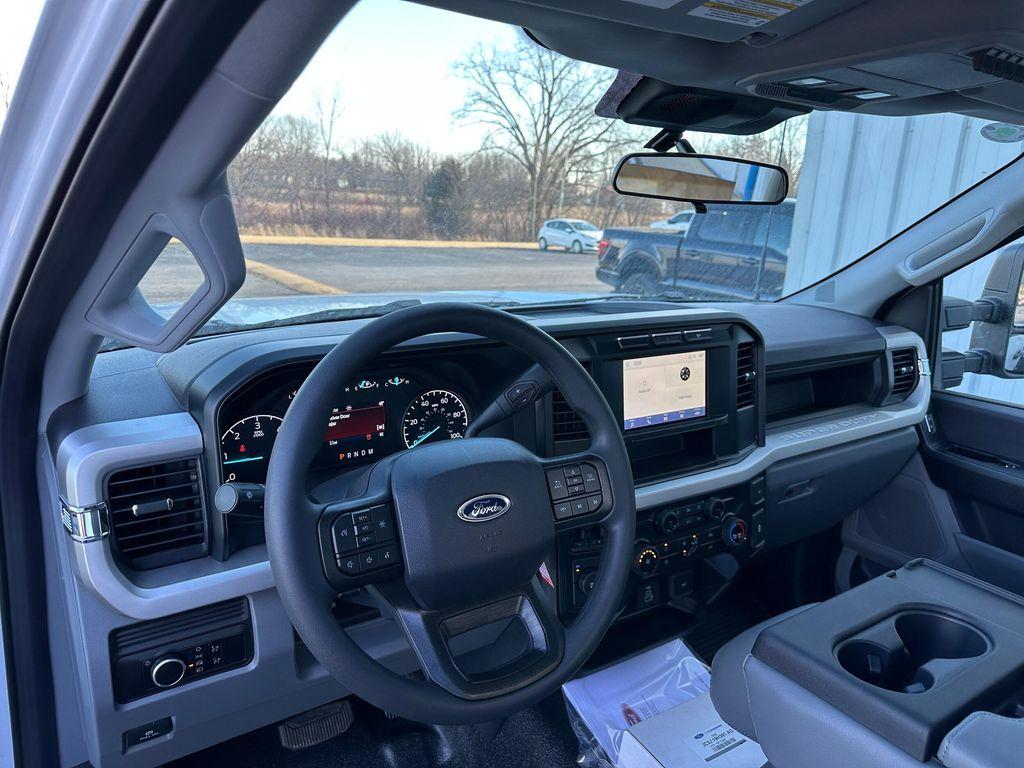 new 2024 Ford F-350 car, priced at $48,980