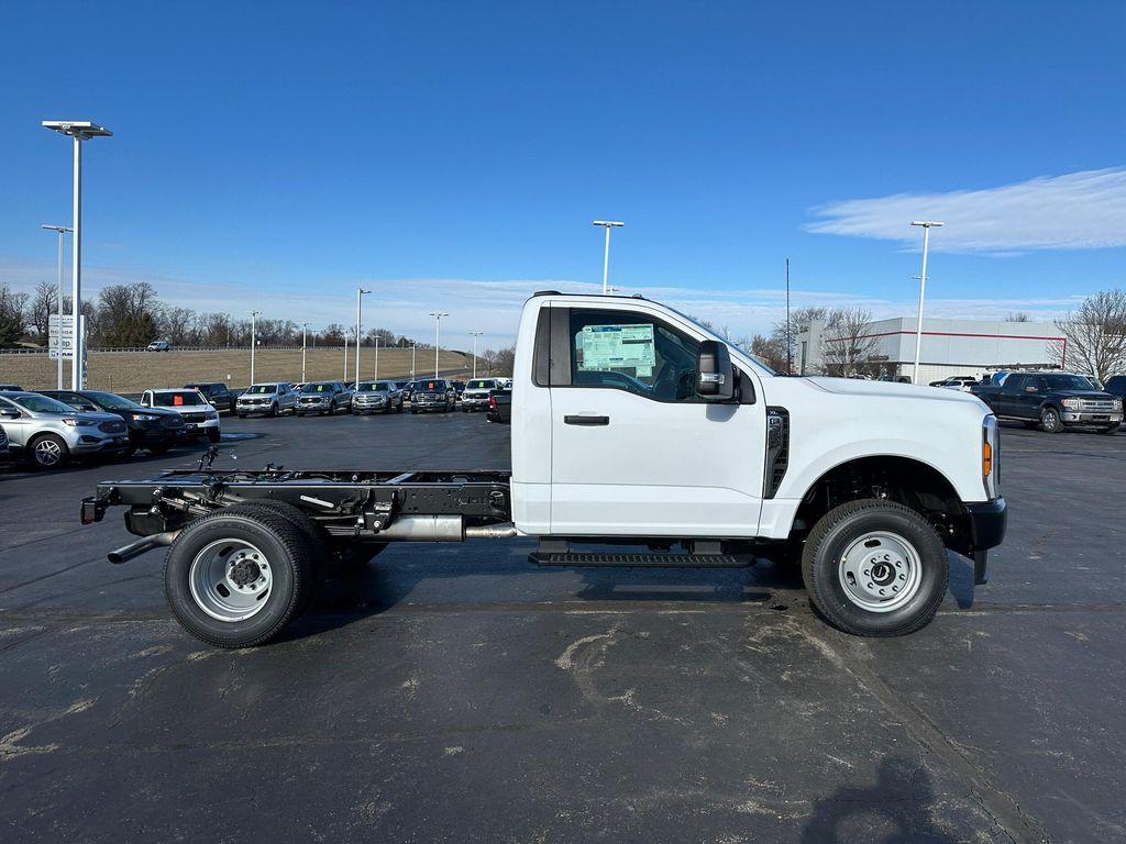 new 2024 Ford F-350 car, priced at $48,980