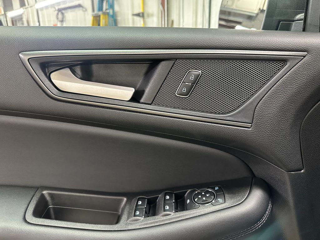 used 2024 Ford Edge car, priced at $30,960