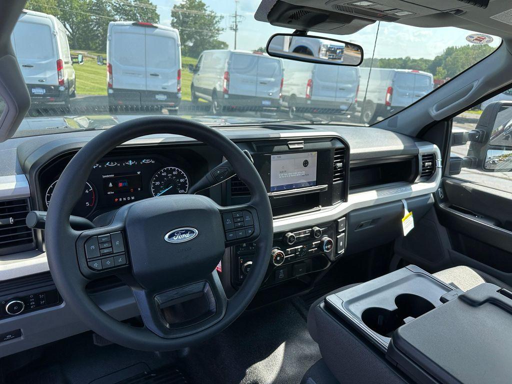 new 2025 Ford F-350 car, priced at $59,280