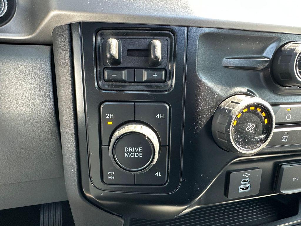 new 2025 Ford F-350 car, priced at $59,280