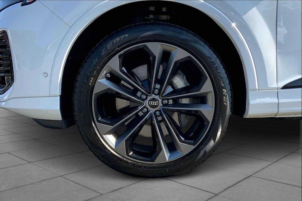 used 2025 Audi Q7 car, priced at $60,720