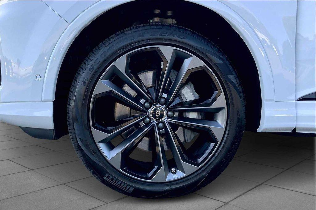 used 2025 Audi Q7 car, priced at $62,720