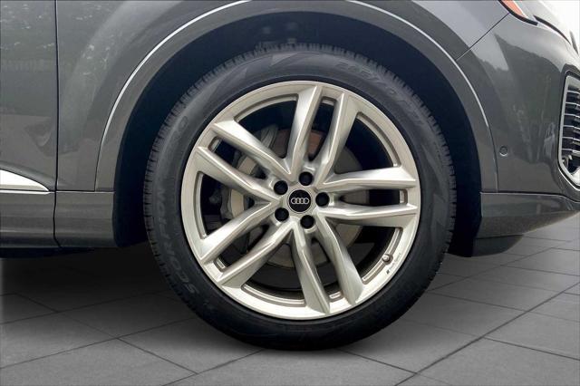 new 2025 Audi Q7 car, priced at $76,575