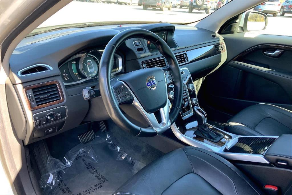 used 2015 Volvo S80 car, priced at $14,420