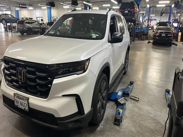 used 2025 Honda Pilot car, priced at $39,999