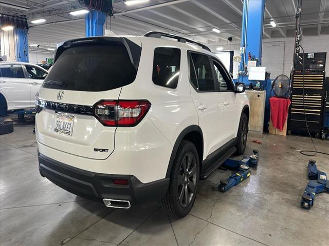 used 2025 Honda Pilot car, priced at $39,999