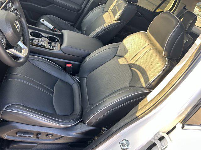 used 2023 Honda Pilot car, priced at $42,999