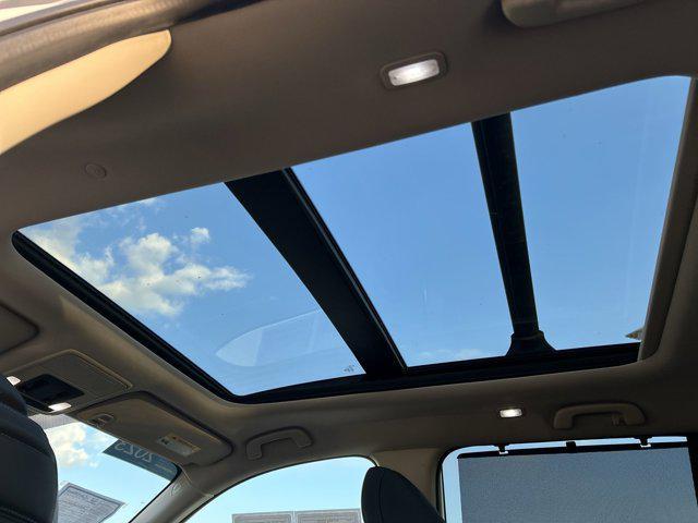 used 2023 Honda Pilot car, priced at $42,999