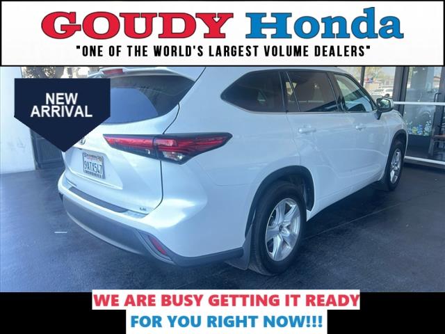 used 2022 Toyota Highlander car, priced at $30,828