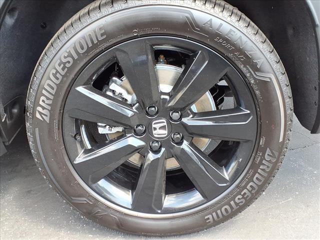 new 2025 Honda Pilot car, priced at $56,075