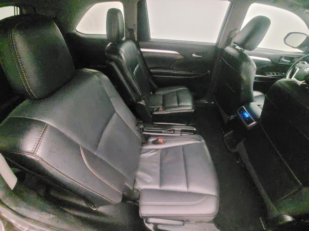 used 2019 Toyota Highlander car, priced at $24,895