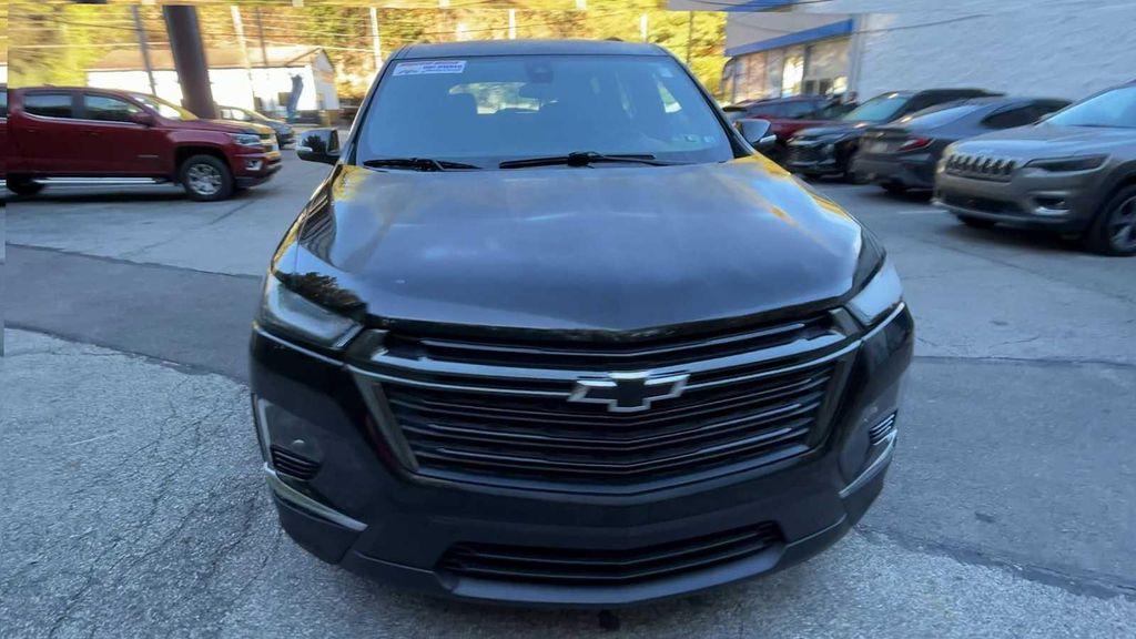 used 2023 Chevrolet Traverse car, priced at $29,988