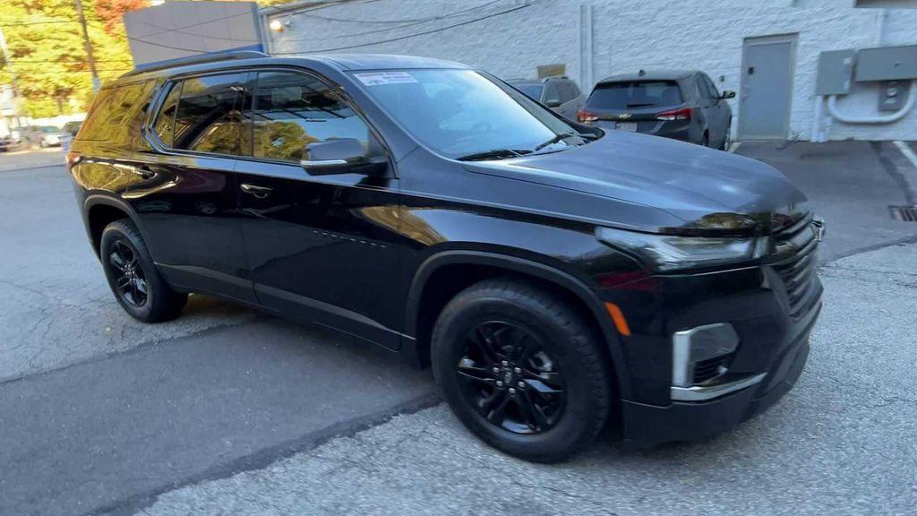 used 2023 Chevrolet Traverse car, priced at $29,988