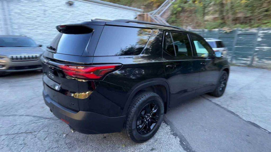 used 2023 Chevrolet Traverse car, priced at $29,988