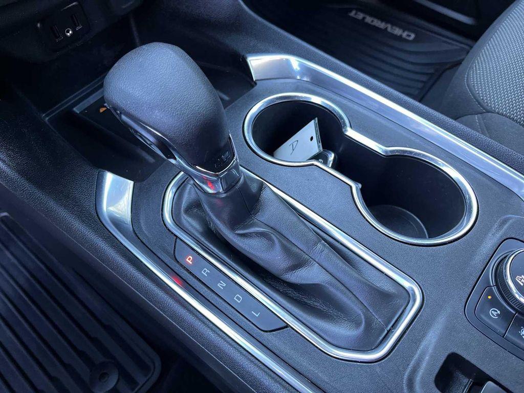 used 2023 Chevrolet Traverse car, priced at $29,988