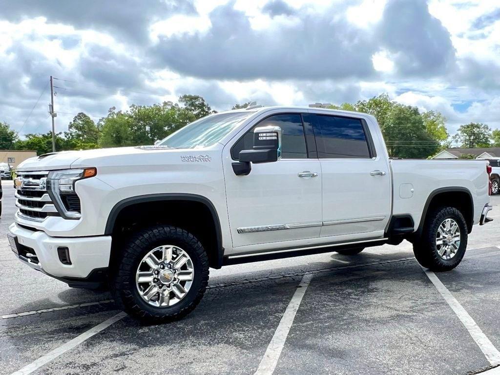 used 2024 Chevrolet Silverado 2500 car, priced at $70,586