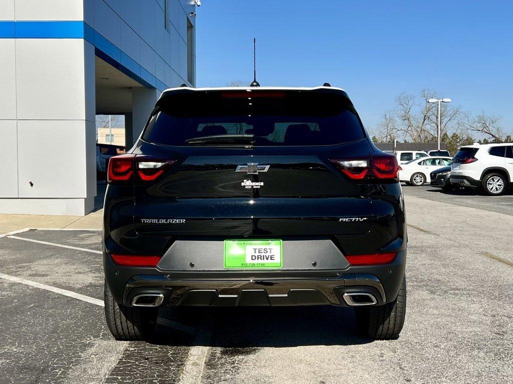 new 2025 Chevrolet TrailBlazer car, priced at $29,580