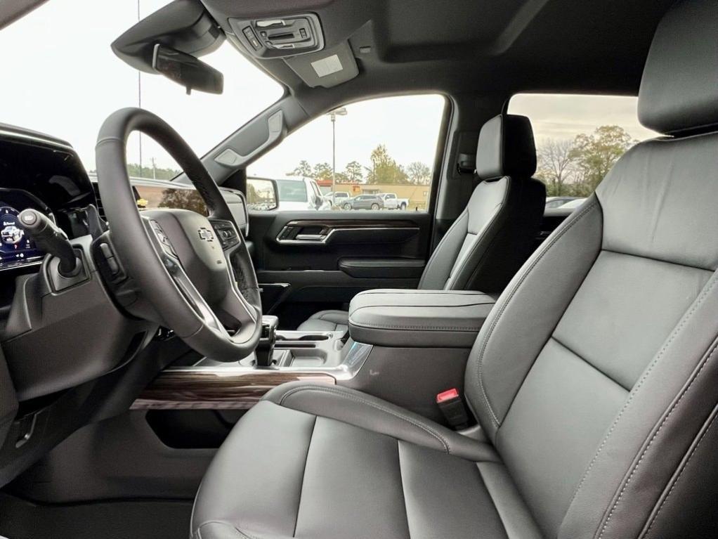 new 2025 Chevrolet Silverado 1500 car, priced at $57,580