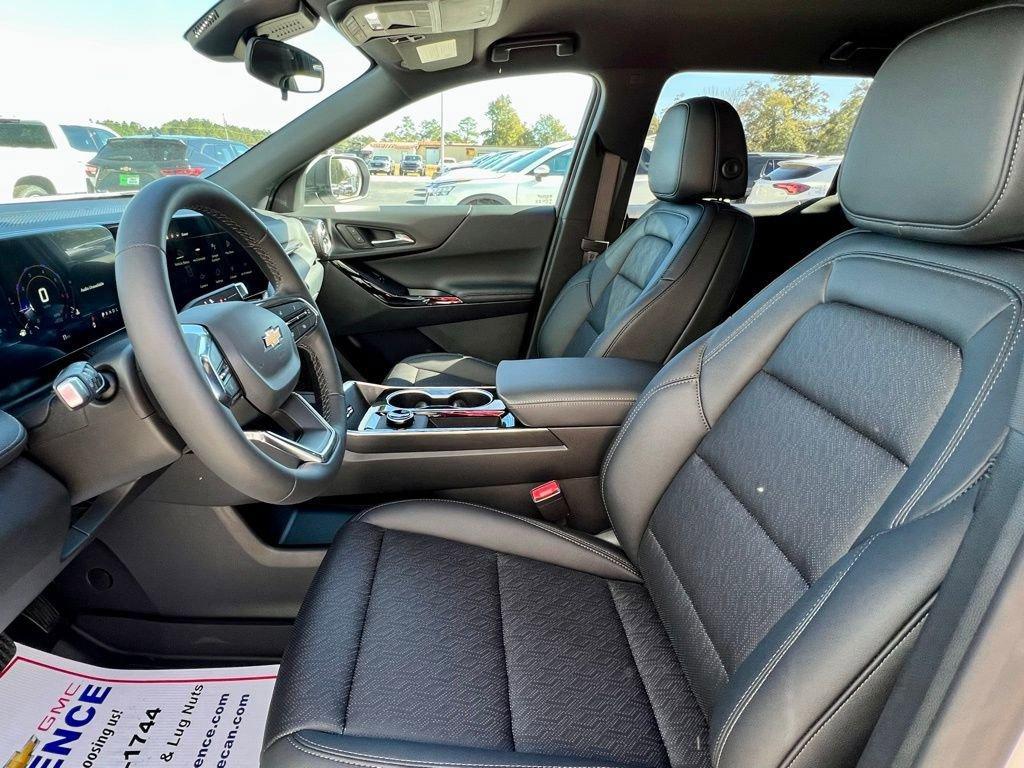 new 2026 Chevrolet Equinox car, priced at $30,870