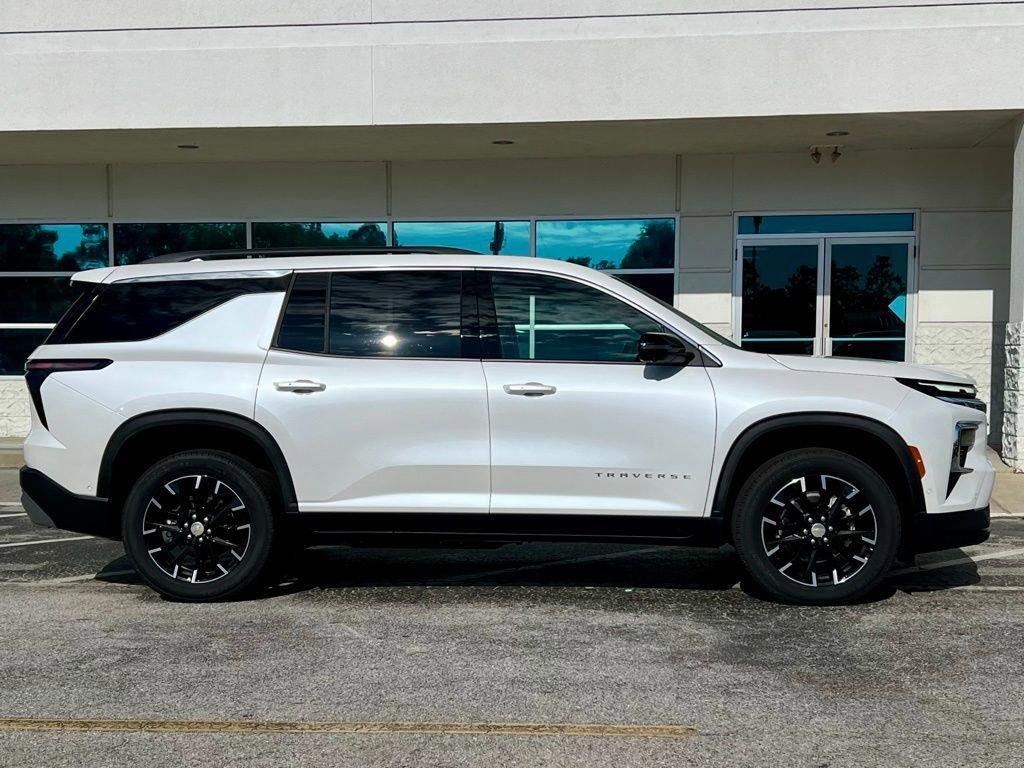 new 2025 Chevrolet Traverse car, priced at $49,774