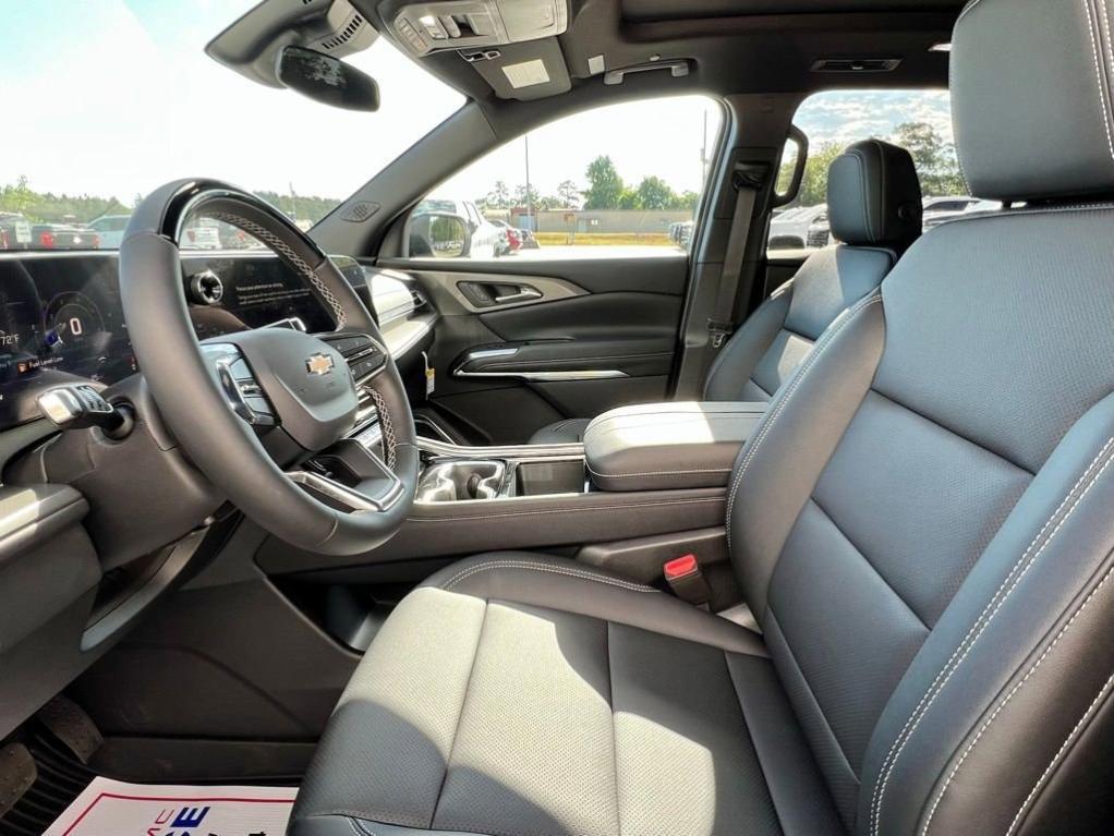 new 2025 Chevrolet Traverse car, priced at $49,774