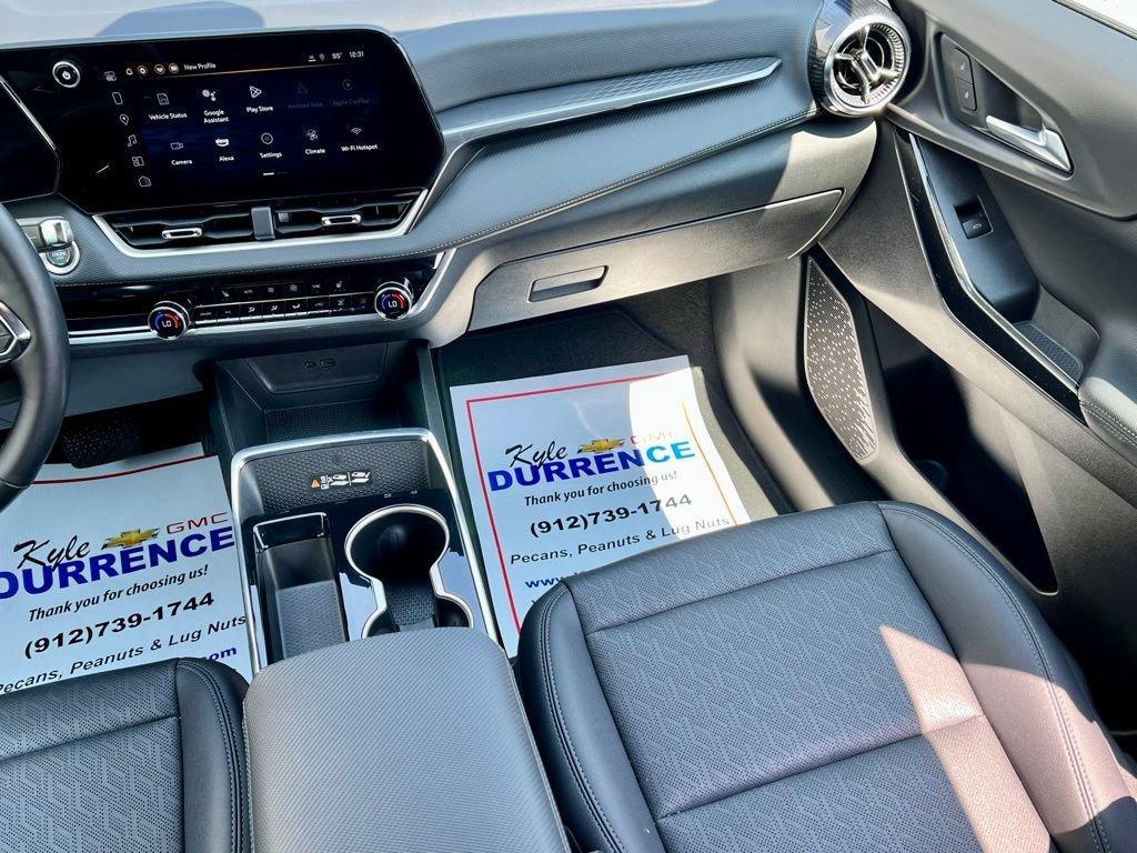 used 2025 Chevrolet Equinox car, priced at $28,374