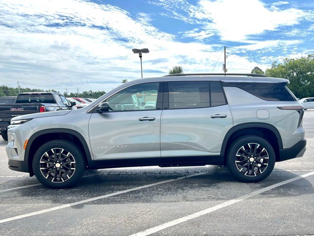 new 2025 Chevrolet Traverse car, priced at $43,045