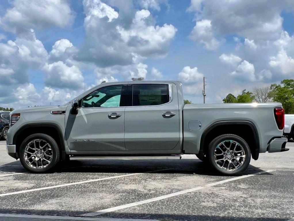 new 2025 GMC Sierra 1500 car, priced at $73,040