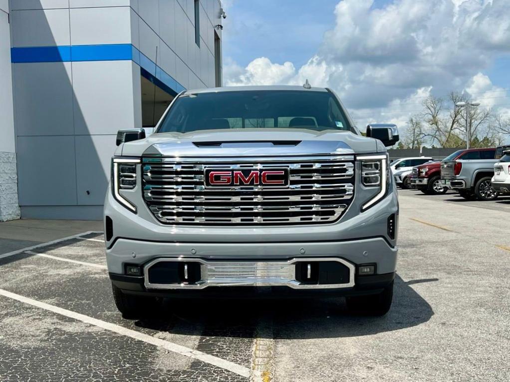 new 2025 GMC Sierra 1500 car, priced at $73,040