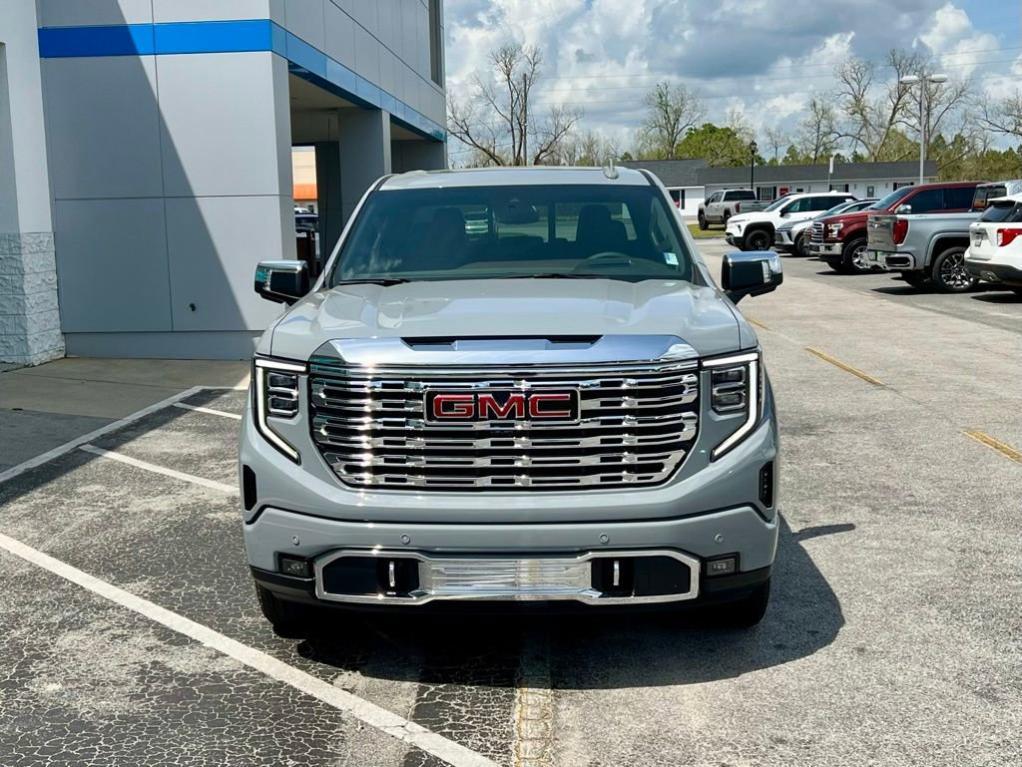 new 2025 GMC Sierra 1500 car, priced at $73,040